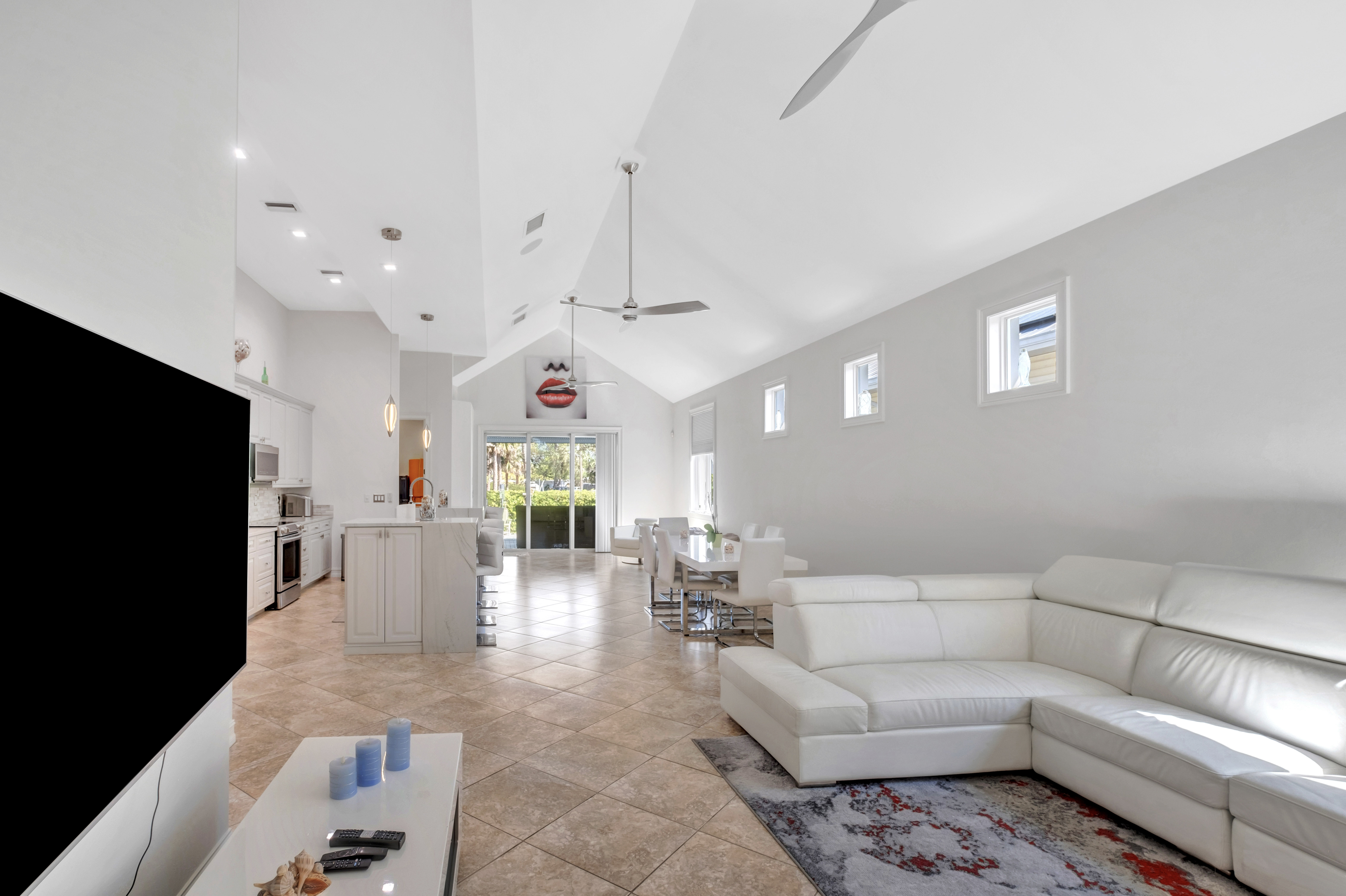3005 Coco Ave — Photo 2